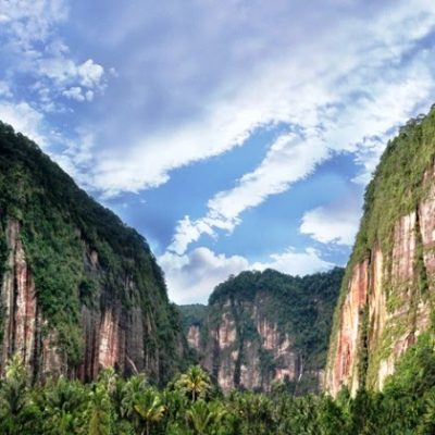 Indahnya-Lembah-Harau-Payakumbuh-min